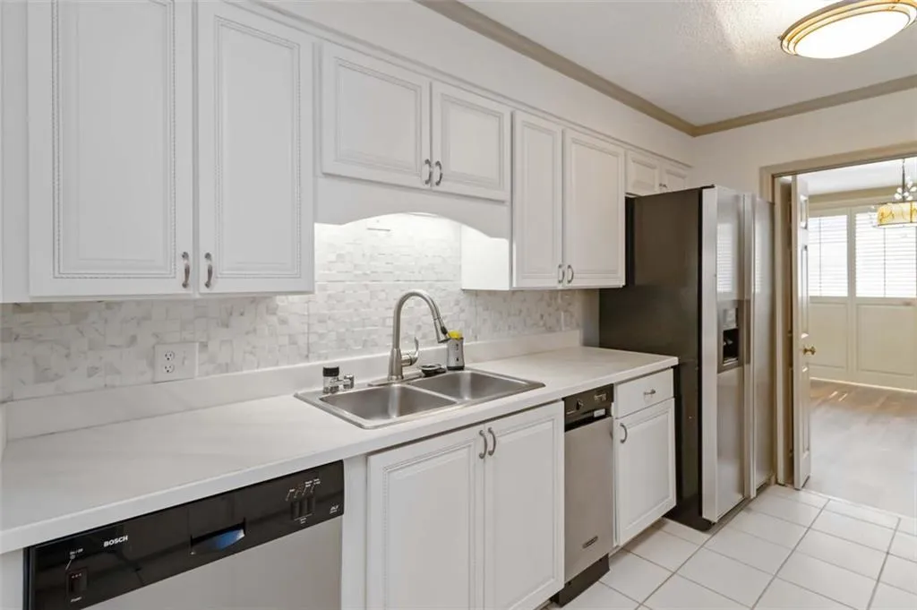 3530 Piedmont Road Ne Unit 5a, Atlanta, Georgia 30305, 3 Bedrooms Bedrooms, ,2 BathroomsBathrooms,Residential,For Sale,3530 Piedmont Road Ne Unit 5a,7595843