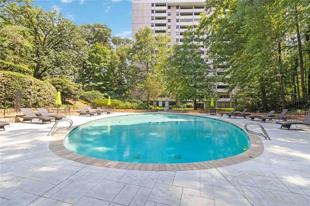3530 Piedmont Road Ne Unit 5a, Atlanta, Georgia 30305, 3 Bedrooms Bedrooms, ,2 BathroomsBathrooms,Residential,For Sale,3530 Piedmont Road Ne Unit 5a,7595843