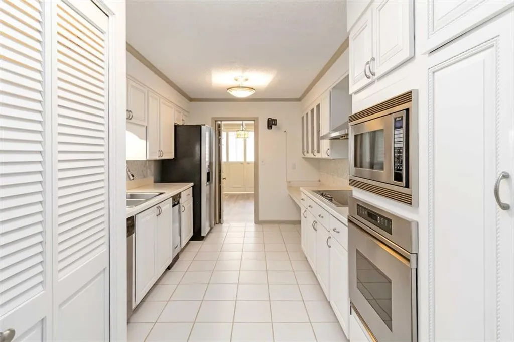 3530 Piedmont Road Ne Unit 5a, Atlanta, Georgia 30305, 3 Bedrooms Bedrooms, ,2 BathroomsBathrooms,Residential,For Sale,3530 Piedmont Road Ne Unit 5a,7595843