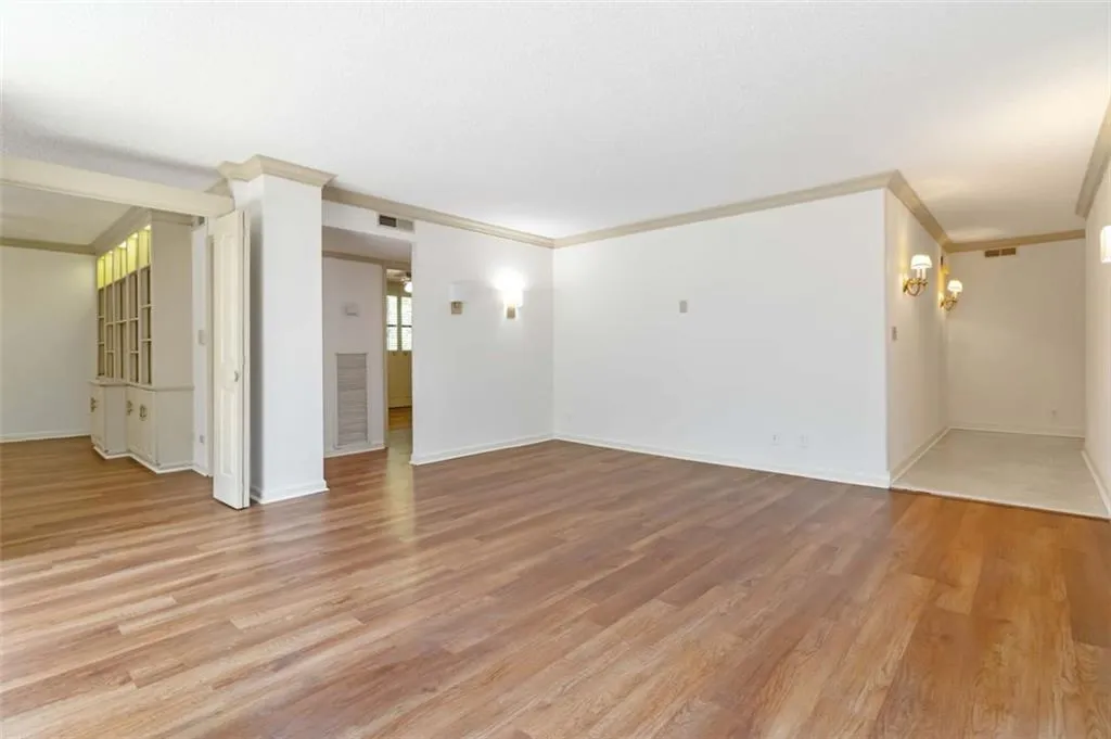 3530 Piedmont Road Ne Unit 5a, Atlanta, Georgia 30305, 3 Bedrooms Bedrooms, ,2 BathroomsBathrooms,Residential,For Sale,3530 Piedmont Road Ne Unit 5a,7595843