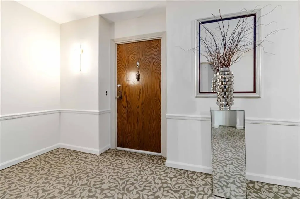 3530 Piedmont Road Ne Unit 5a, Atlanta, Georgia 30305, 3 Bedrooms Bedrooms, ,2 BathroomsBathrooms,Residential,For Sale,3530 Piedmont Road Ne Unit 5a,7595843