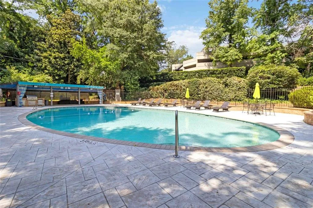 3530 Piedmont Road Ne Unit 5a, Atlanta, Georgia 30305, 3 Bedrooms Bedrooms, ,2 BathroomsBathrooms,Residential,For Sale,3530 Piedmont Road Ne Unit 5a,7595843