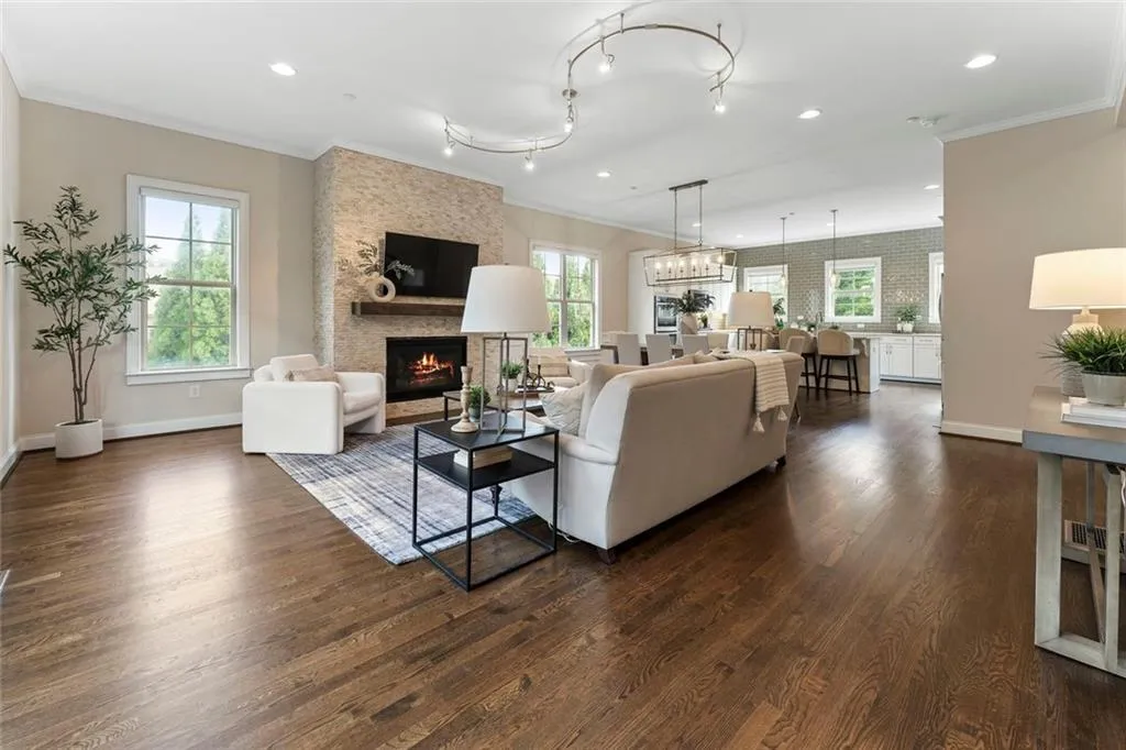 961 Thibideau Court, Sandy Springs, Georgia 30328, 3 Bedrooms Bedrooms, ,3 BathroomsBathrooms,Residential,For Sale,961 Thibideau Court,7636935