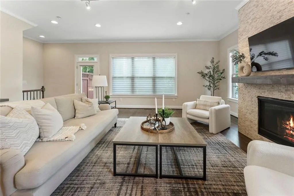 961 Thibideau Court, Sandy Springs, Georgia 30328, 3 Bedrooms Bedrooms, ,3 BathroomsBathrooms,Residential,For Sale,961 Thibideau Court,7636935