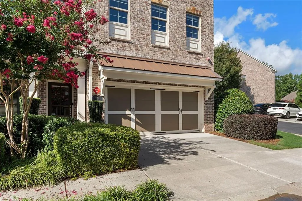 961 Thibideau Court, Sandy Springs, Georgia 30328, 3 Bedrooms Bedrooms, ,3 BathroomsBathrooms,Residential,For Sale,961 Thibideau Court,7636935