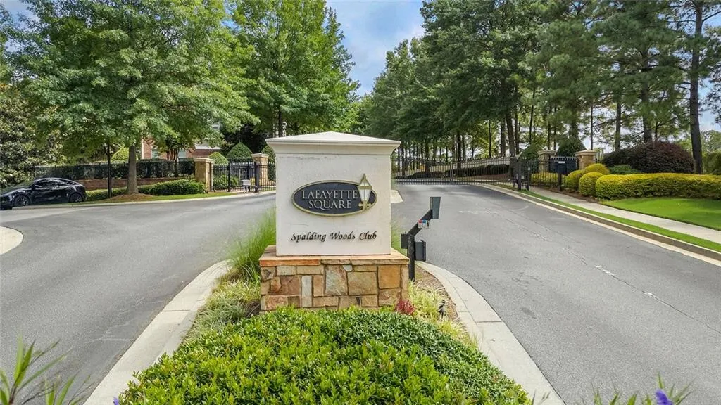 961 Thibideau Court, Sandy Springs, Georgia 30328, 3 Bedrooms Bedrooms, ,3 BathroomsBathrooms,Residential,For Sale,961 Thibideau Court,7636935