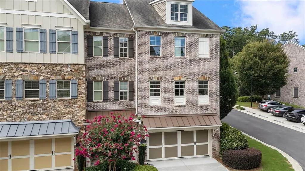 961 Thibideau Court, Sandy Springs, Georgia 30328, 3 Bedrooms Bedrooms, ,3 BathroomsBathrooms,Residential,For Sale,961 Thibideau Court,7636935