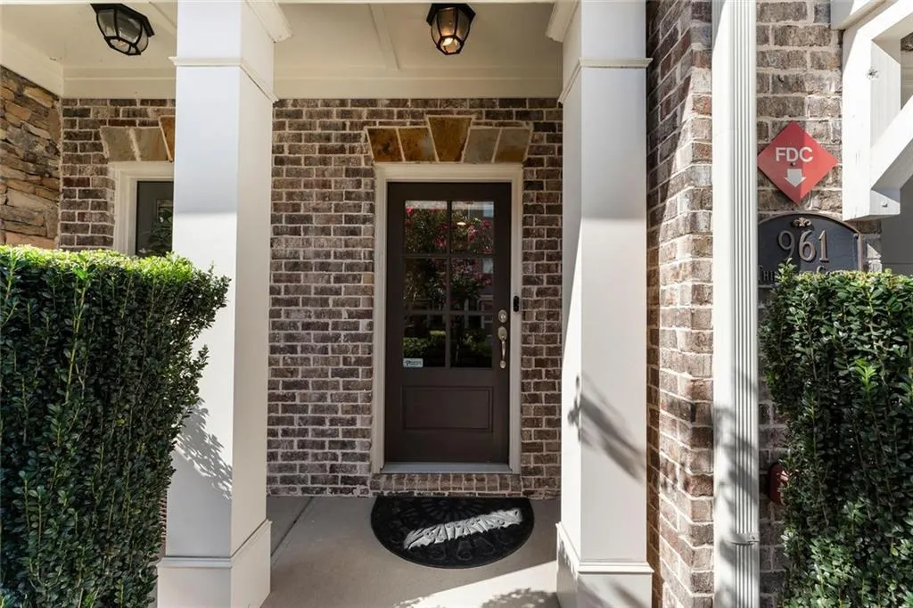 961 Thibideau Court, Sandy Springs, Georgia 30328, 3 Bedrooms Bedrooms, ,3 BathroomsBathrooms,Residential,For Sale,961 Thibideau Court,7636935