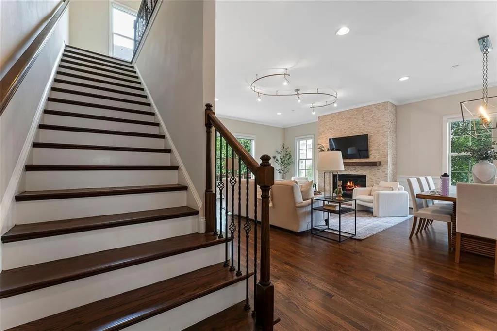 961 Thibideau Court, Sandy Springs, Georgia 30328, 3 Bedrooms Bedrooms, ,3 BathroomsBathrooms,Residential,For Sale,961 Thibideau Court,7636935