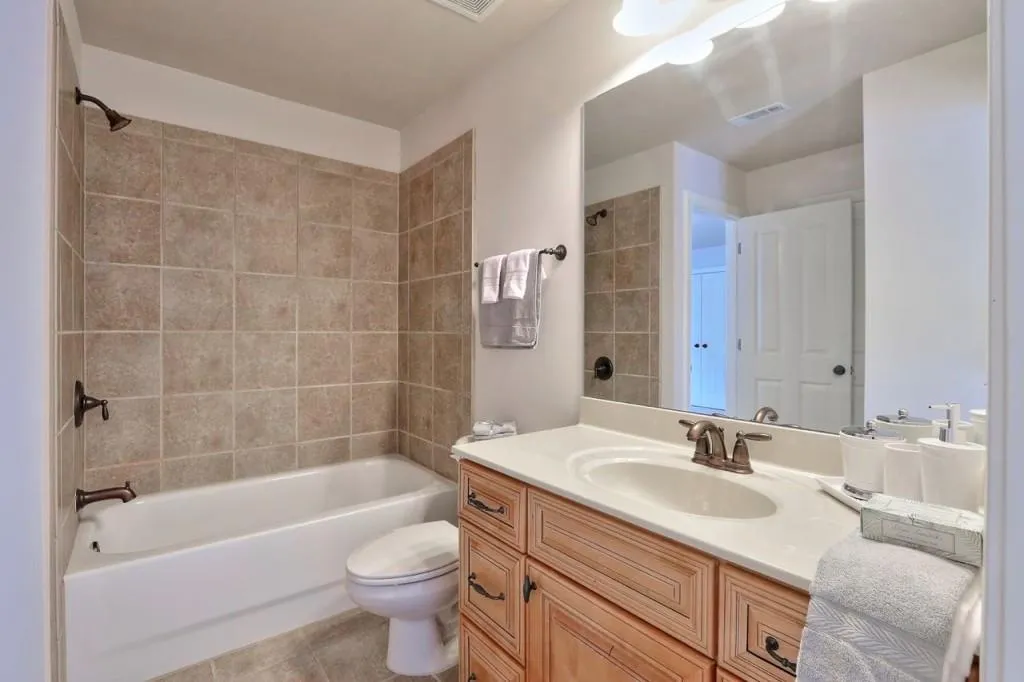 7790 Glisten Avenue Unit 288, Sandy Springs, Georgia 30328, 3 Bedrooms Bedrooms, ,2 BathroomsBathrooms,Residential,Sold,7790 Glisten Avenue Unit 288,5864860