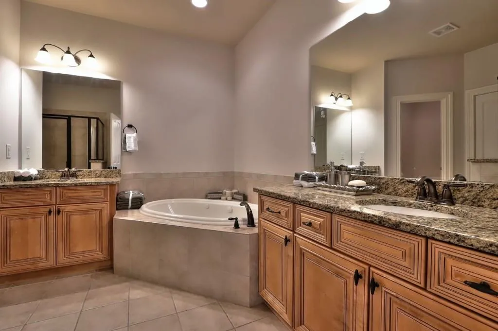 7790 Glisten Avenue Unit 288, Sandy Springs, Georgia 30328, 3 Bedrooms Bedrooms, ,2 BathroomsBathrooms,Residential,Sold,7790 Glisten Avenue Unit 288,5864860