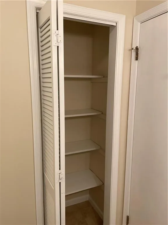 475 Mount Vernon Highway Ne Unit B212, Sandy Springs, Georgia 30328, 1 Bedroom Bedrooms, ,1 BathroomBathrooms,Residential,Sold,475 Mount Vernon Highway Ne Unit B212,7191258