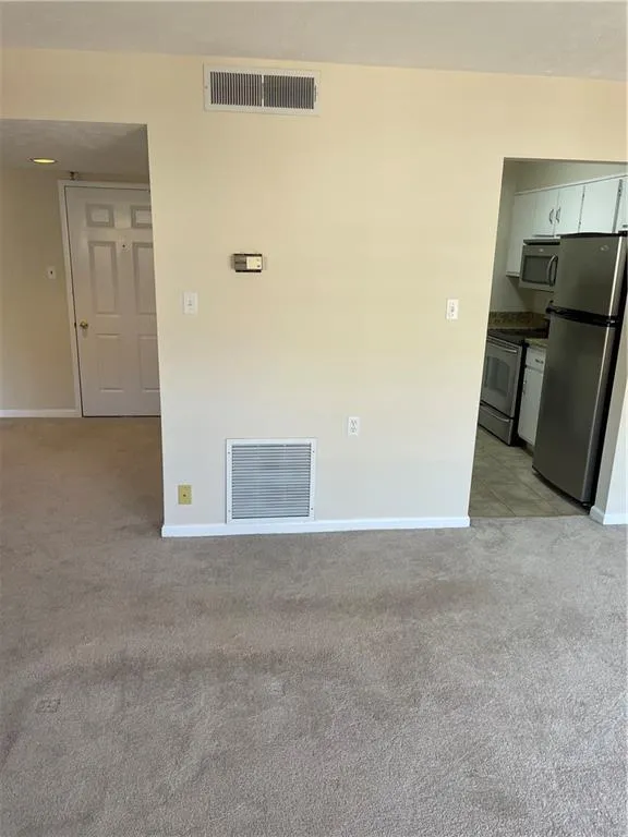 475 Mount Vernon Highway Ne Unit B212, Sandy Springs, Georgia 30328, 1 Bedroom Bedrooms, ,1 BathroomBathrooms,Residential,Sold,475 Mount Vernon Highway Ne Unit B212,7191258