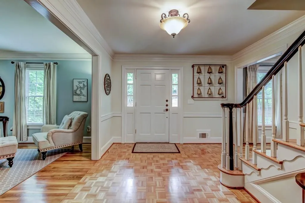 195 Northglenn Court, Atlanta, Georgia 30342, 4 Bedrooms Bedrooms, ,4 BathroomsBathrooms,Residential,Sold,195 Northglenn Court,5843566
