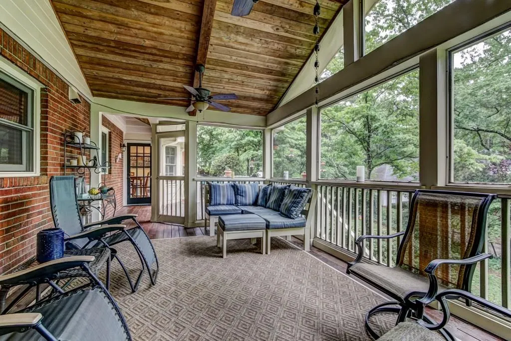 195 Northglenn Court, Atlanta, Georgia 30342, 4 Bedrooms Bedrooms, ,4 BathroomsBathrooms,Residential,Sold,195 Northglenn Court,5843566