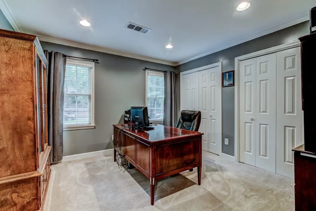 195 Northglenn Court, Atlanta, Georgia 30342, 4 Bedrooms Bedrooms, ,4 BathroomsBathrooms,Residential,Sold,195 Northglenn Court,5843566