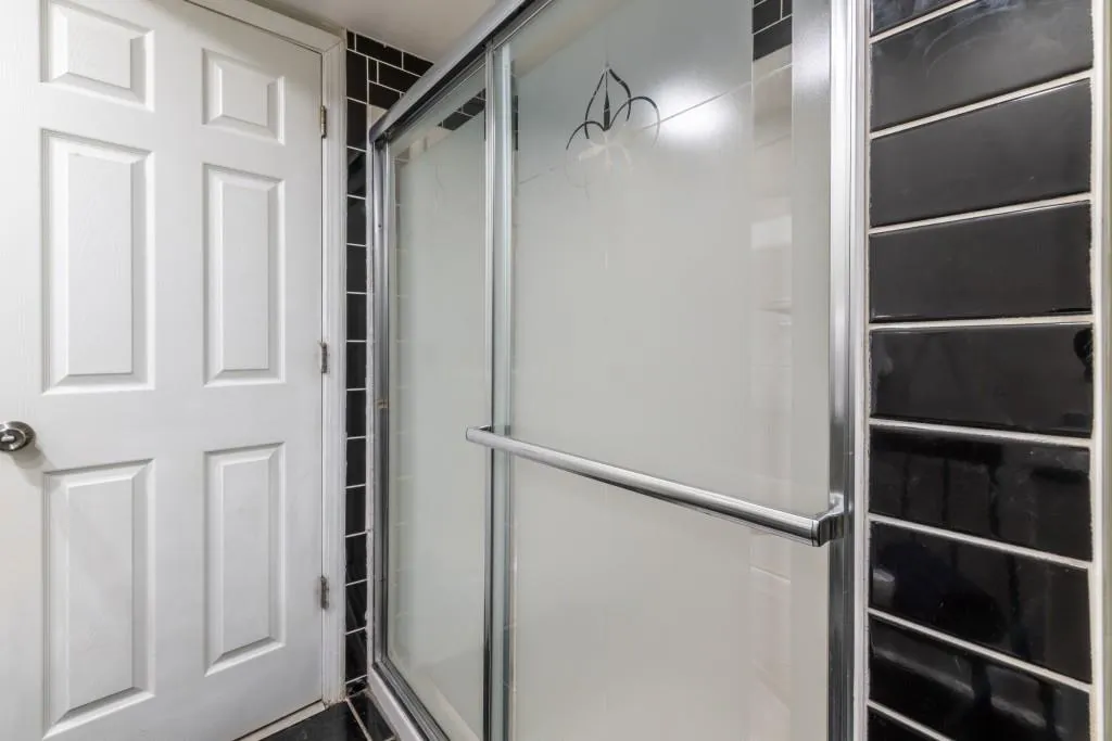 6851 Roswell Road Unit M-12, Sandy Springs, Georgia 30328, 3 Bedrooms Bedrooms, ,2 BathroomsBathrooms,Residential,Sold,6851 Roswell Road Unit M-12,6979015