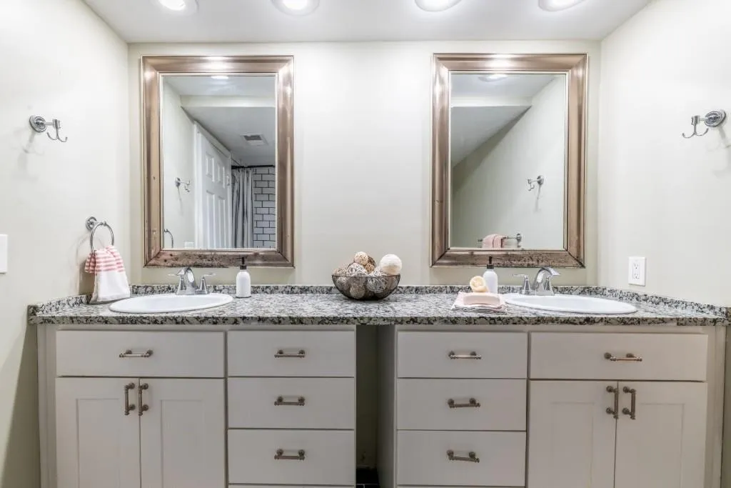 6851 Roswell Road Unit M-12, Sandy Springs, Georgia 30328, 3 Bedrooms Bedrooms, ,2 BathroomsBathrooms,Residential,Sold,6851 Roswell Road Unit M-12,6979015