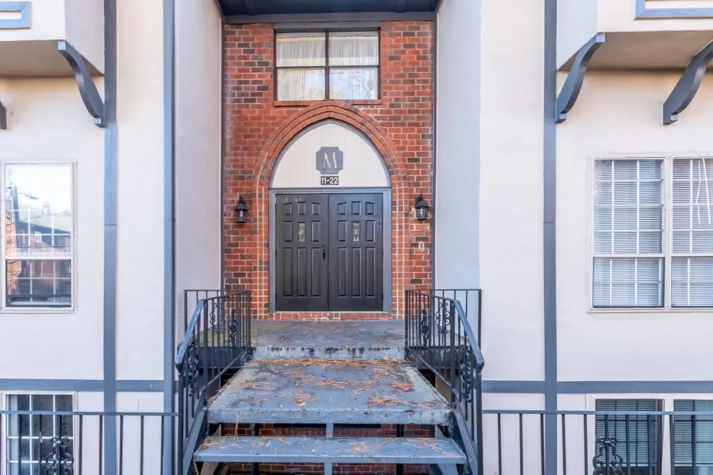 6851 Roswell Road Unit M-12, Sandy Springs, Georgia 30328, 3 Bedrooms Bedrooms, ,2 BathroomsBathrooms,Residential,Sold,6851 Roswell Road Unit M-12,6979015