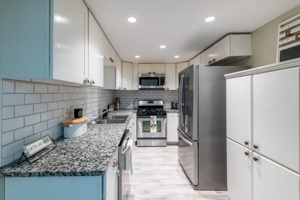 6851 Roswell Road Unit M-12, Sandy Springs, Georgia 30328, 3 Bedrooms Bedrooms, ,2 BathroomsBathrooms,Residential,Sold,6851 Roswell Road Unit M-12,6979015