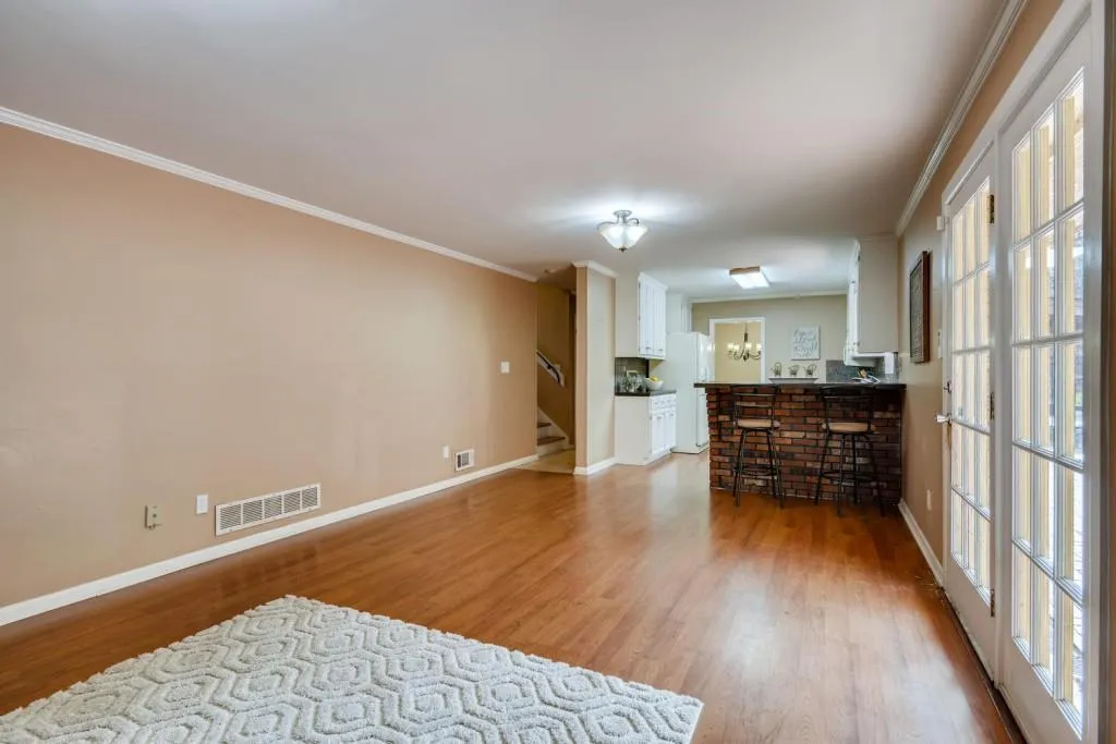 740 Spalding Drive, Sandy Springs, Georgia 30328, 4 Bedrooms Bedrooms, ,3 BathroomsBathrooms,Residential,Sold,740 Spalding Drive,6698255
