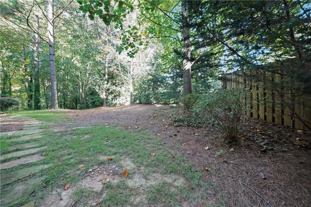 1062 Glenridge Place, Atlanta, Georgia 30342, 2 Bedrooms Bedrooms, ,1 BathroomBathrooms,Residential,Sold,1062 Glenridge Place,6798612