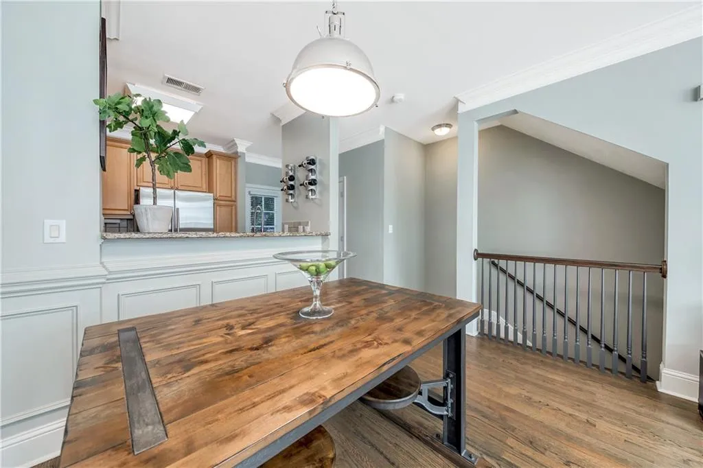 1062 Glenridge Place, Atlanta, Georgia 30342, 2 Bedrooms Bedrooms, ,1 BathroomBathrooms,Residential,Sold,1062 Glenridge Place,6798612