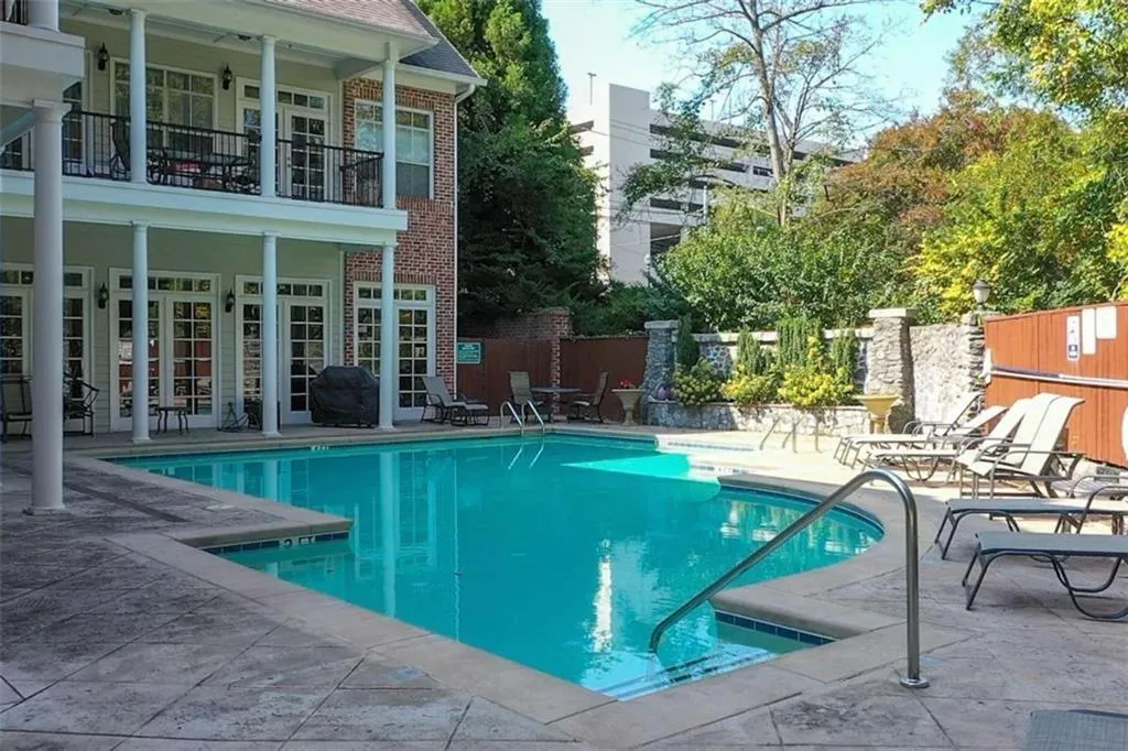 1062 Glenridge Place, Atlanta, Georgia 30342, 2 Bedrooms Bedrooms, ,1 BathroomBathrooms,Residential,Sold,1062 Glenridge Place,6798612