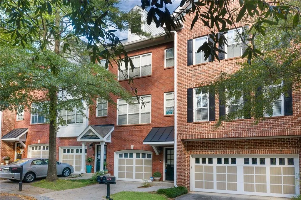 1062 Glenridge Place, Atlanta, Georgia 30342, 2 Bedrooms Bedrooms, ,1 BathroomBathrooms,Residential,Sold,1062 Glenridge Place,6798612