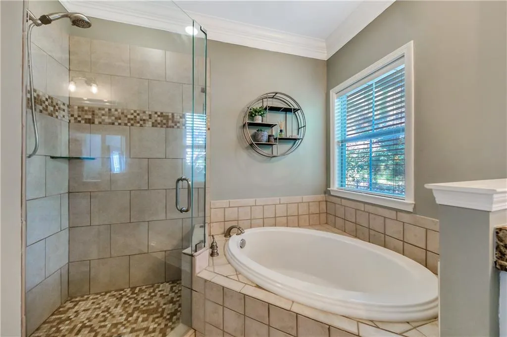1062 Glenridge Place, Atlanta, Georgia 30342, 2 Bedrooms Bedrooms, ,1 BathroomBathrooms,Residential,Sold,1062 Glenridge Place,6798612