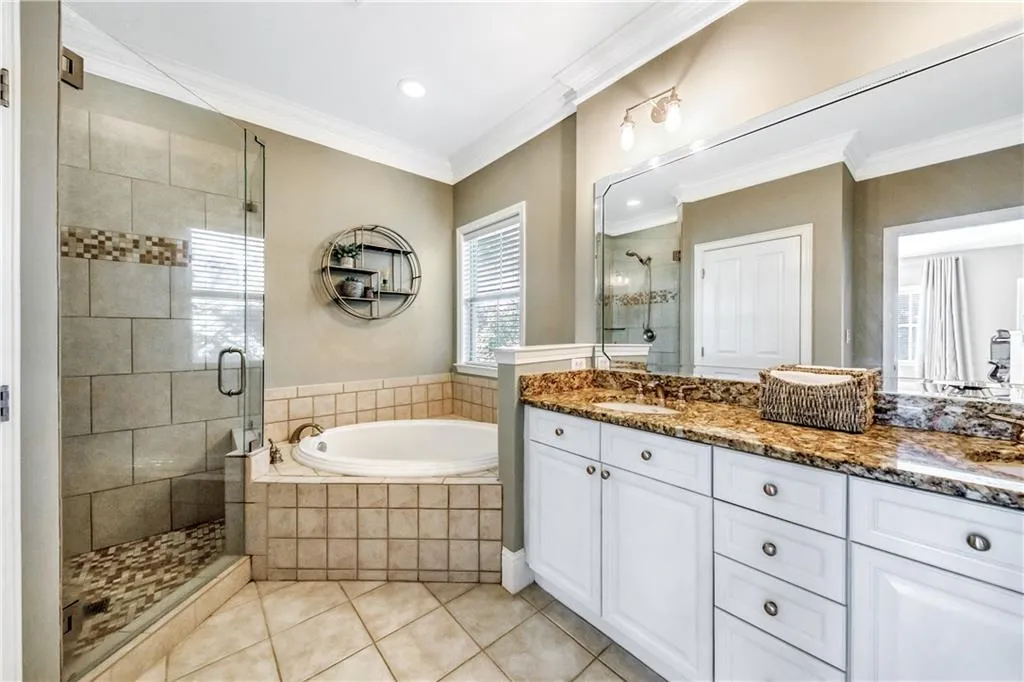 1062 Glenridge Place, Atlanta, Georgia 30342, 2 Bedrooms Bedrooms, ,1 BathroomBathrooms,Residential,Sold,1062 Glenridge Place,6798612