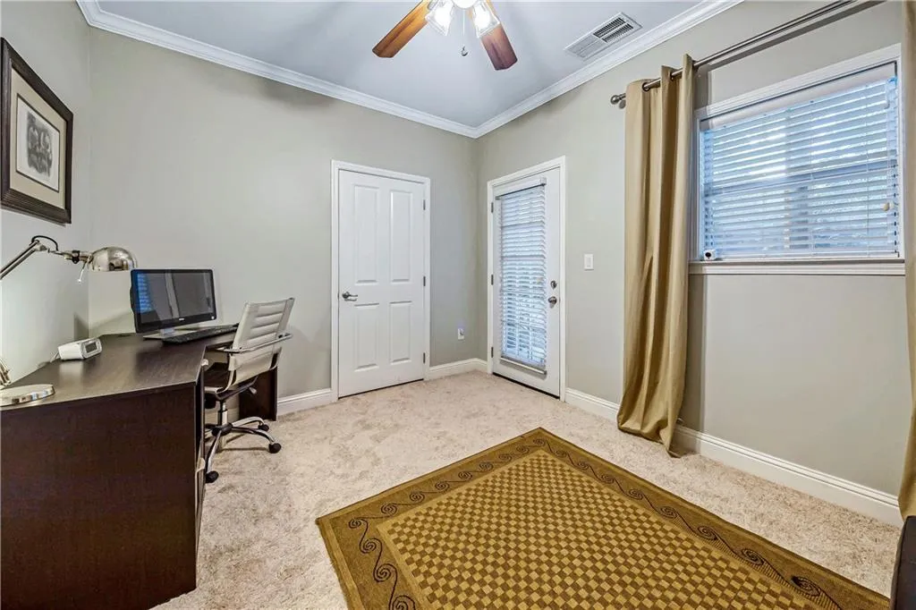 1062 Glenridge Place, Atlanta, Georgia 30342, 2 Bedrooms Bedrooms, ,1 BathroomBathrooms,Residential,Sold,1062 Glenridge Place,6798612