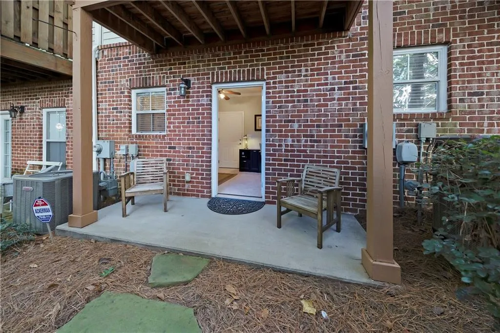 1062 Glenridge Place, Atlanta, Georgia 30342, 2 Bedrooms Bedrooms, ,1 BathroomBathrooms,Residential,Sold,1062 Glenridge Place,6798612