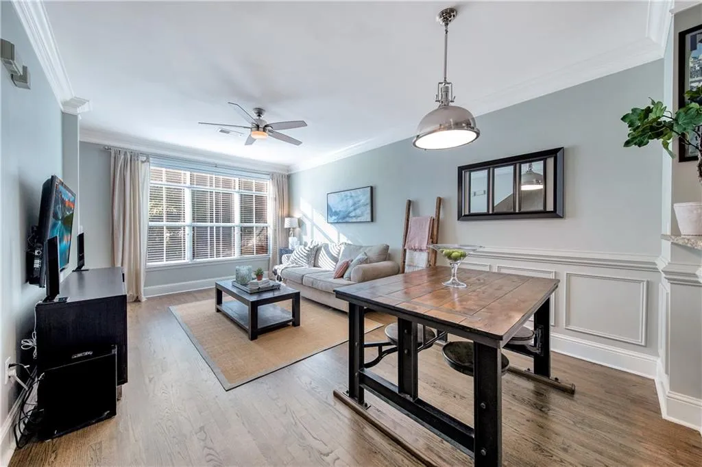 1062 Glenridge Place, Atlanta, Georgia 30342, 2 Bedrooms Bedrooms, ,1 BathroomBathrooms,Residential,Sold,1062 Glenridge Place,6798612