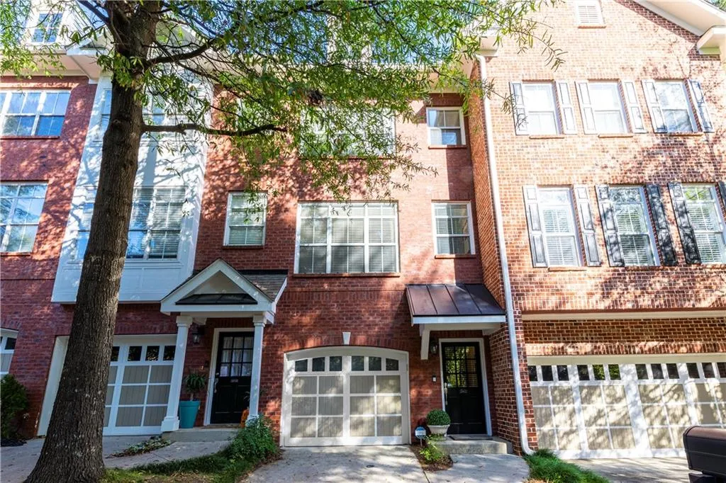 1062 Glenridge Place, Atlanta, Georgia 30342, 2 Bedrooms Bedrooms, ,1 BathroomBathrooms,Residential,Sold,1062 Glenridge Place,6798612