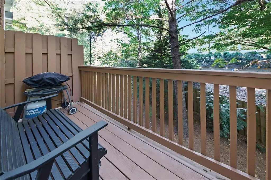 1062 Glenridge Place, Atlanta, Georgia 30342, 2 Bedrooms Bedrooms, ,1 BathroomBathrooms,Residential,Sold,1062 Glenridge Place,6798612