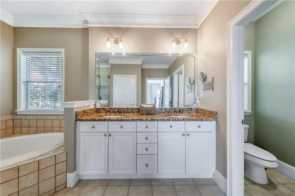 1062 Glenridge Place, Atlanta, Georgia 30342, 2 Bedrooms Bedrooms, ,1 BathroomBathrooms,Residential,Sold,1062 Glenridge Place,6798612