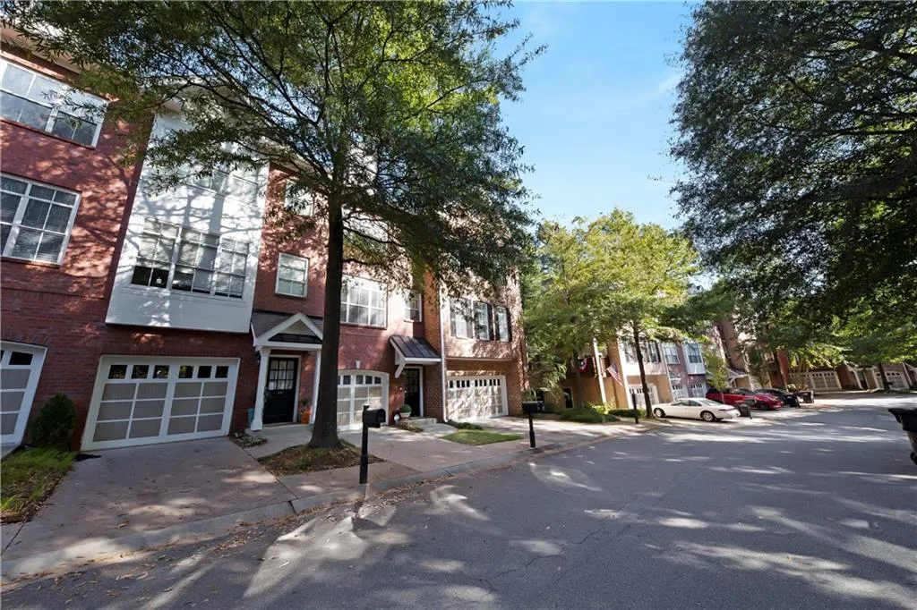 1062 Glenridge Place, Atlanta, Georgia 30342, 2 Bedrooms Bedrooms, ,1 BathroomBathrooms,Residential,Sold,1062 Glenridge Place,6798612