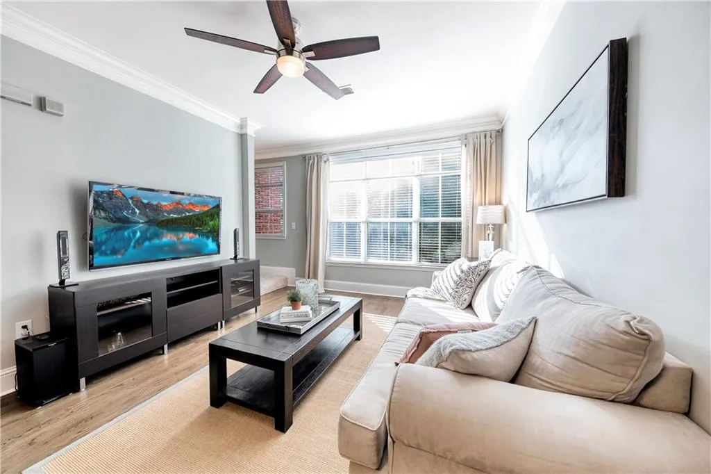 1062 Glenridge Place, Atlanta, Georgia 30342, 2 Bedrooms Bedrooms, ,1 BathroomBathrooms,Residential,Sold,1062 Glenridge Place,6798612