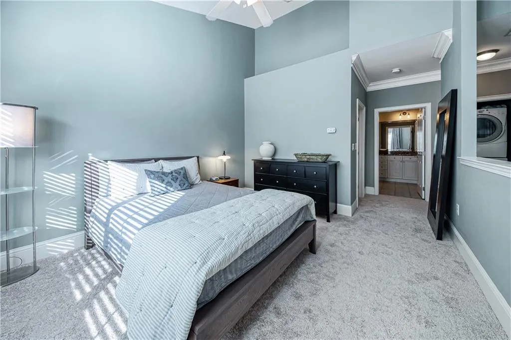 1062 Glenridge Place, Atlanta, Georgia 30342, 2 Bedrooms Bedrooms, ,1 BathroomBathrooms,Residential,Sold,1062 Glenridge Place,6798612