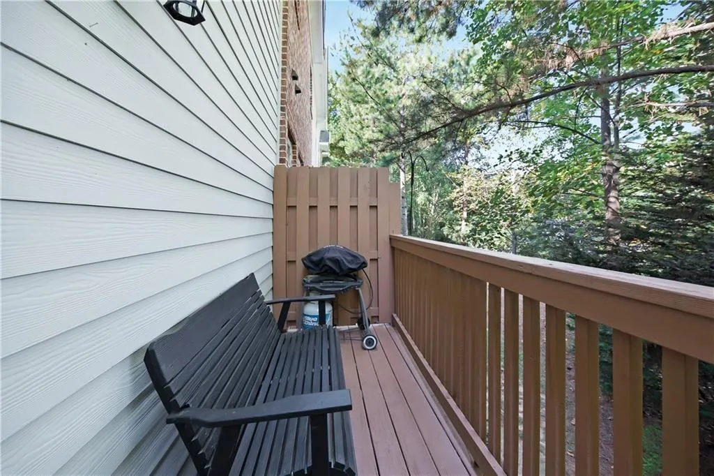 1062 Glenridge Place, Atlanta, Georgia 30342, 2 Bedrooms Bedrooms, ,1 BathroomBathrooms,Residential,Sold,1062 Glenridge Place,6798612