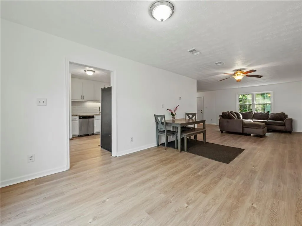 310 Winding River Drive Unit C, Atlanta, Georgia 30350, 3 Bedrooms Bedrooms, ,2 BathroomsBathrooms,Residential,For Sale,310 Winding River Drive Unit C,7636203