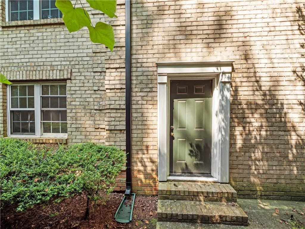 310 Winding River Drive Unit C, Atlanta, Georgia 30350, 3 Bedrooms Bedrooms, ,2 BathroomsBathrooms,Residential,For Sale,310 Winding River Drive Unit C,7636203