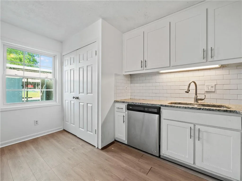 310 Winding River Drive Unit C, Atlanta, Georgia 30350, 3 Bedrooms Bedrooms, ,2 BathroomsBathrooms,Residential,For Sale,310 Winding River Drive Unit C,7636203