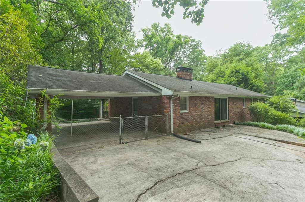 520 Timber Valley Road, Atlanta, Georgia 30342, 4 Bedrooms Bedrooms, ,2 BathroomsBathrooms,Residential,Sold,520 Timber Valley Road,6744280