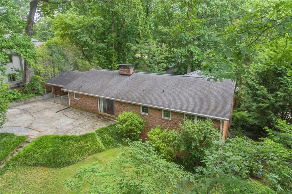 520 Timber Valley Road, Atlanta, Georgia 30342, 4 Bedrooms Bedrooms, ,2 BathroomsBathrooms,Residential,Sold,520 Timber Valley Road,6744280