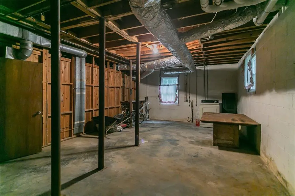 520 Timber Valley Road, Atlanta, Georgia 30342, 4 Bedrooms Bedrooms, ,2 BathroomsBathrooms,Residential,Sold,520 Timber Valley Road,6744280
