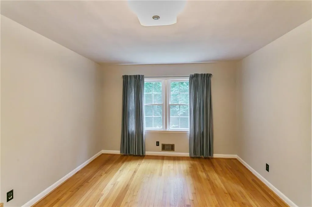 520 Timber Valley Road, Atlanta, Georgia 30342, 4 Bedrooms Bedrooms, ,2 BathroomsBathrooms,Residential,Sold,520 Timber Valley Road,6744280