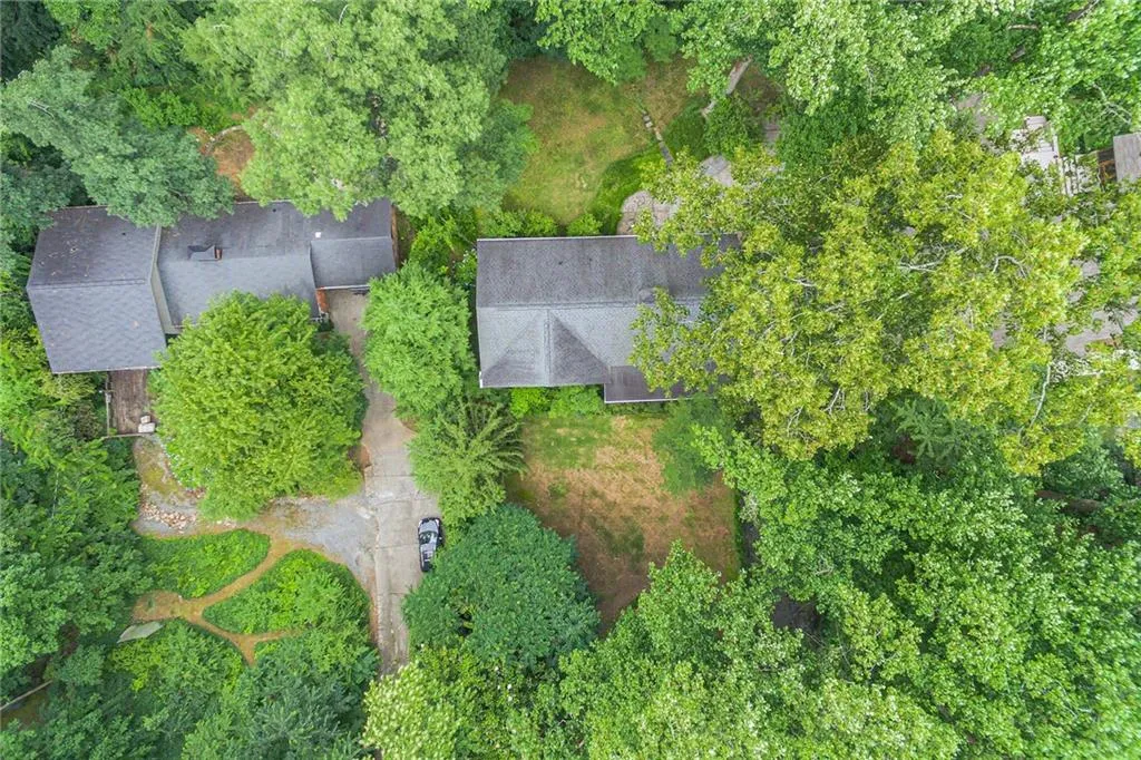 520 Timber Valley Road, Atlanta, Georgia 30342, 4 Bedrooms Bedrooms, ,2 BathroomsBathrooms,Residential,Sold,520 Timber Valley Road,6744280