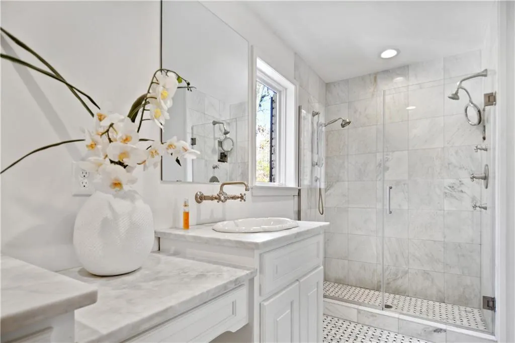 635 River Valley Road, Sandy Springs, Georgia 30328, 4 Bedrooms Bedrooms, ,3 BathroomsBathrooms,Residential,Sold,635 River Valley Road,6659995
